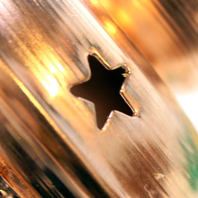 جاشمعی پنجره ای بزرگ نمای نزدیک